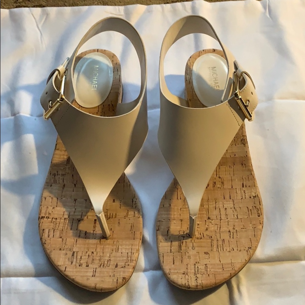 Size 9.5 Michael Kors London Thong sandal